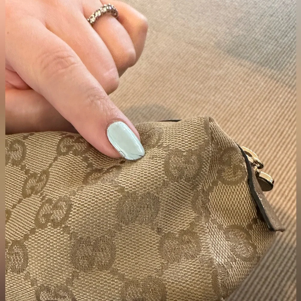 Authentic Y2K Vintage Gucci Brown Logo & Heart Gold Charm Zippered Makeup Bag - Picture 12 of 17